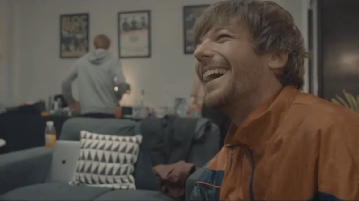 _lovinglou91's tweet photo. @MostRequestLive Hi @OnAirRomeo @MostRequestLive, can you please play #BiggerThanMe  by @Louis_Tomlinson #LouisTomlinson    on #MostRequestedLive? Thank You! 💖
Look at this perfect smiley 💞 https://t.co/LwkZL3Rbke