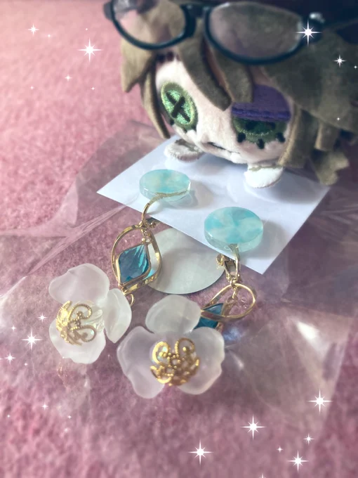 昨日友達から誕生日プレゼントに霊犀調査員イメージアクセ頂いたセンスが神がかりすぎぃ…虹色に光る玉もルカの輝く衣装そのもので本当にしゅごい…ありがとう…ありがとう…… 