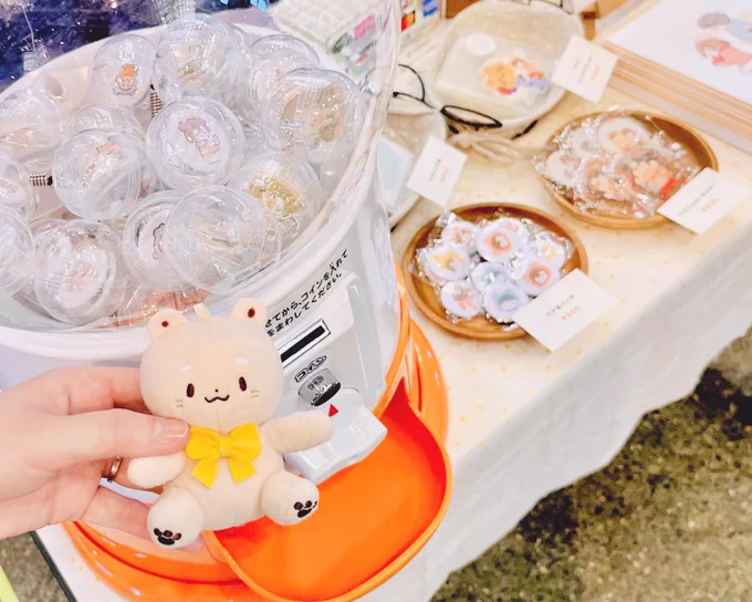ガチャガチャ機、今回のイベントから導入しました!とても大きいです 