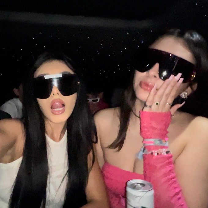 💕🧨 👯&zwj;♀️ https://t.co/TWjEHcnJFJ