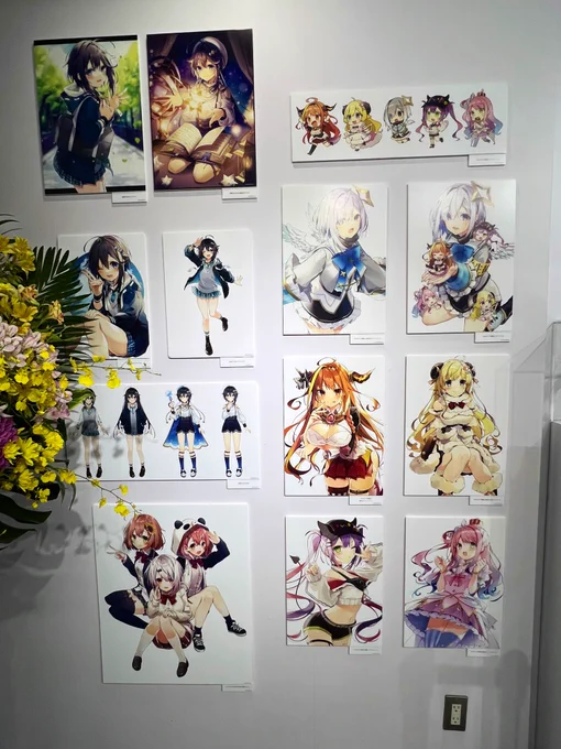 おしおしおさんの個展「 #青光」に行ってきましたぁー!青色の世界とぺっ。。柔らかな表情豊かな娘達がとても素敵ですね。パネルついアップでたくさん撮ってしまいました(*'∀`) 