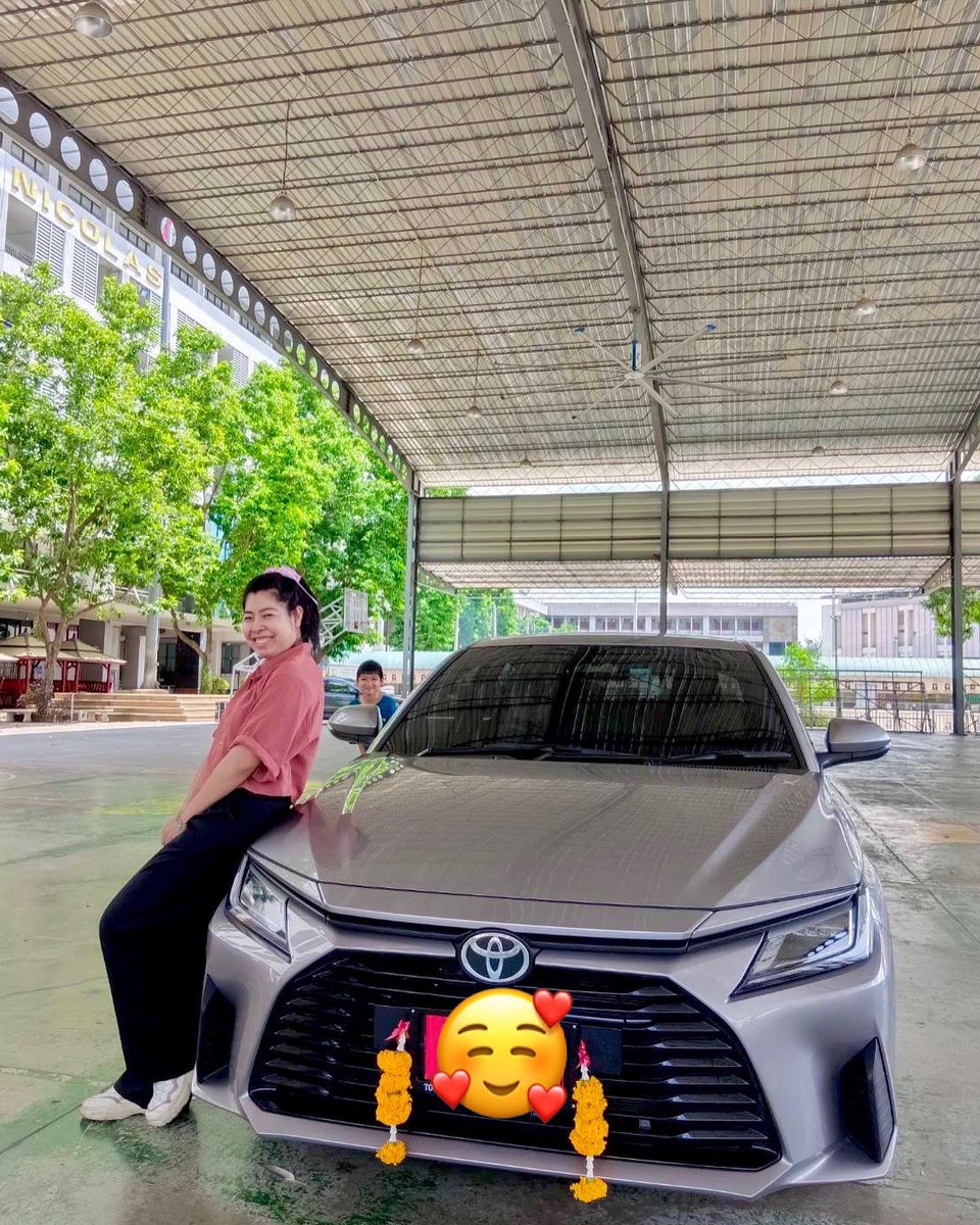 Palmpat02's tweet photo. 🎉🎉ฤกษ์งามยามดี🚗รถใหม่+เสกรถ ขอบคุณทุกการซัพพอร์ตของอาม่า แม่ ป้าๆ อี๊ๆ โดยเฉพาะแม่ รักนะแจ๊ะ💜
#ขอให้ปีนี้และปีต่อๆไปดีขึ้นอีกเรื่อยๆ
#04.09.22 #ลูกสาวที่หน้าดุ🚗🔥🔥#TOYOTAXBAMBAM #BamBam #BamBam1A พซต.ก็หล่อ รถก็ดี ทุกอย่างลงตัว💚 @BamBam1A https://t.co/UoGY8QAtnL