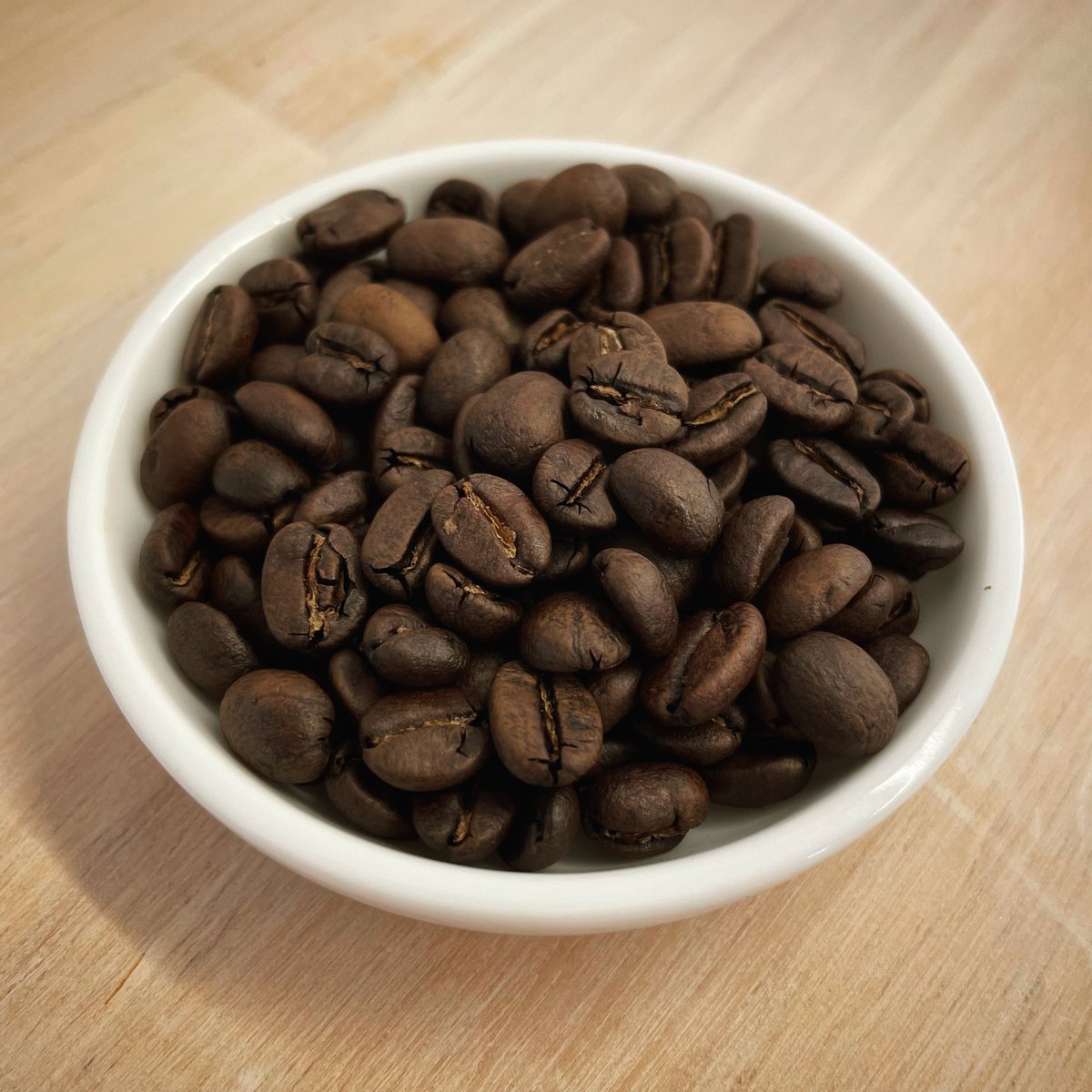 NecobashiCoffee's tweet photo. [グアテマラ アンティグア SHB washed] 
中深煎り。いい香り。焙煎の仕方のせいか少し��く感じたが、たまたまあったどら焼きと絶妙の相性で大満足😋
.
#コーヒー #コーヒー焙煎 #自家焙煎 #自家焙煎珈琲 #グアテマラ #中深煎り #coffee #coffeebean #coffeeroasting #roast #cityroast #guatemala #shb https://t.co/v6vl7hYYbl