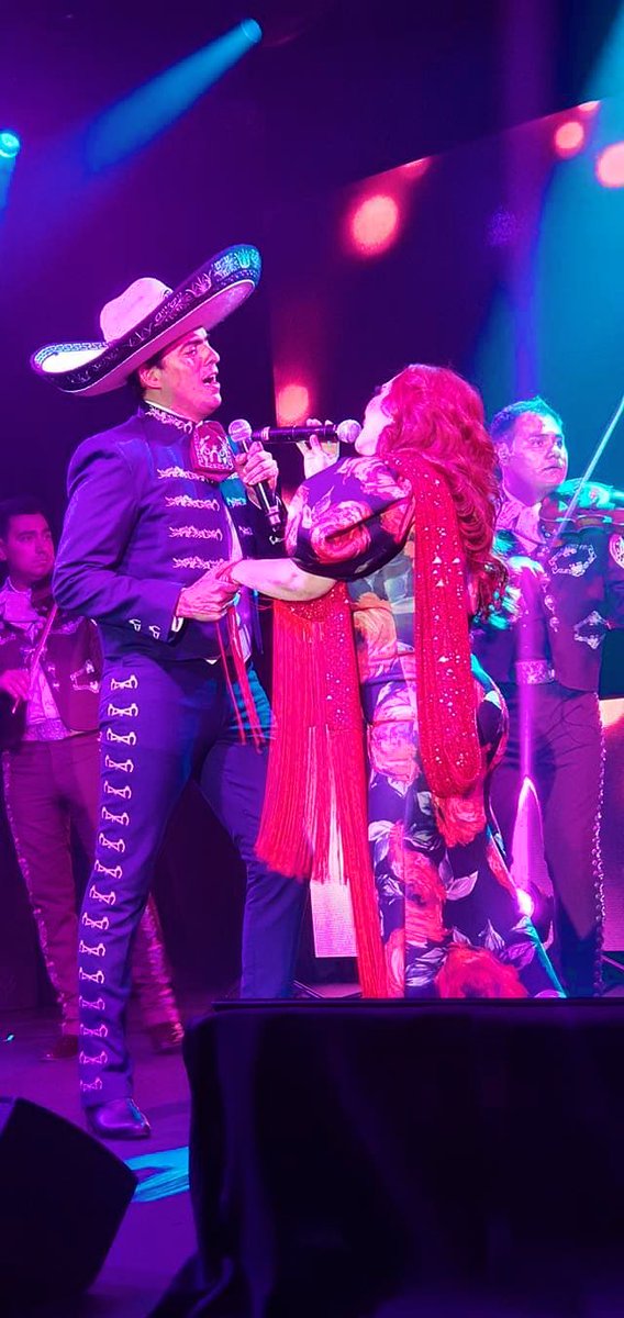 mccaliforniausa's tweet photo. Fotos del concierto de @MyriamMonteCruz en @LunarioMx 
Fotos cortesía : @izrrahelito y @myriamdemexico https://t.co/PCF9eHuRYk