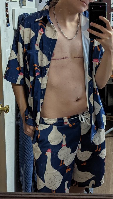 I wonder what height you guys perceive me as. How tall do you think I am? Maybe the first  person to<a href="/tag/height"class="tags"><span>#height</span></a>