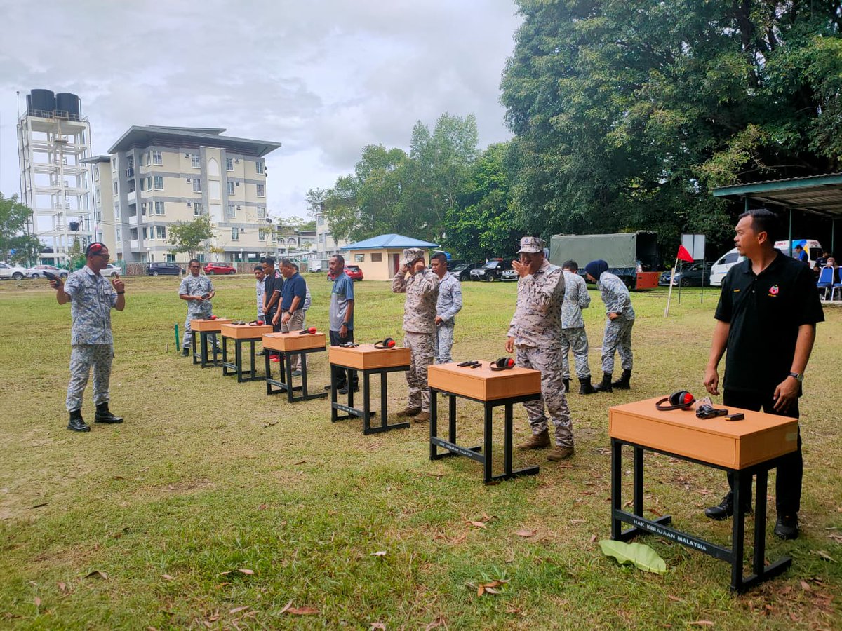 TldmUps's tweet photo. Latihan Dan Pertandingan Menembak Senjata Kecil bagi Unit Pengawasan Senggara TLDM Timur dan PSTL Labuan pada 3 Sep 22 di Lapang Sasar Tanjung Taras, W.P Labuan. https://t.co/X8UCcmP8Hk