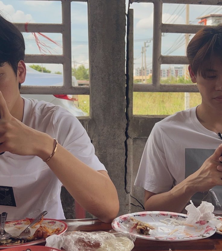 aunzajung's tweet image. อิ่มแล้วก็ต่างคนต่างเงียบ🤣😂ไม่รู้จักฉัน ไม่รู้จักเธอ  #หยิ่นหยางEP22xวอร์คราฟ