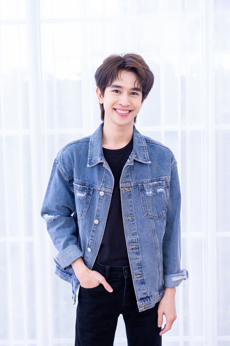 mcinemusic's tweet photo. “ฟลุ้ค – ณธัช” ท็อปฟอร์มซีรีส์!!! จ่อคิวลงจอเพียบ ขอบคุณทุกโอกาสและแรงเชียร์ https://t.co/uHW0OZ4dZA ผ่าน @MCINE NEWS  - เอ็มซีน บันเทิง #ฟลุ้คณธัช https://t.co/7HOaIrYf2g