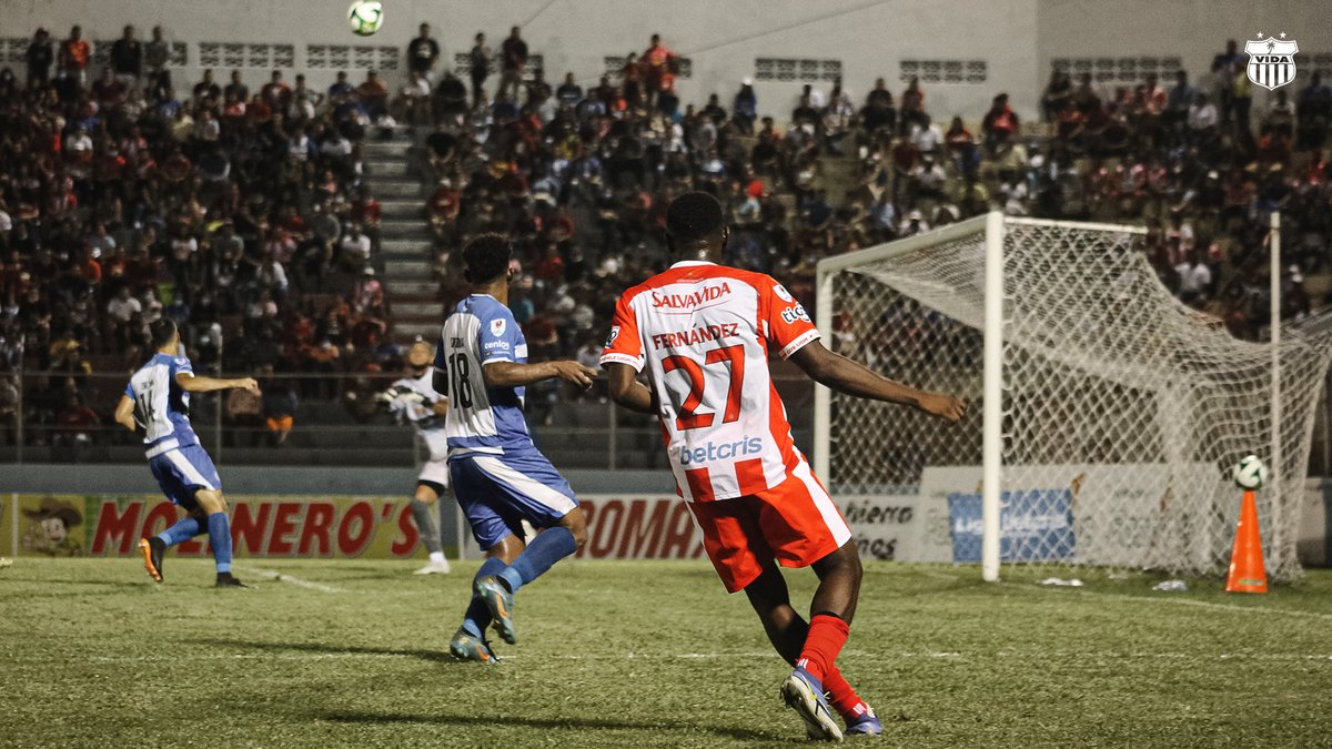 cdsvidaoficial's tweet photo. 🦀 ⚔️ 🌴 ¡HACE UN RATITO!
🔚 #VICTORIAVIDA
.
#CDVIDA #Cocoteros #LaCeiba #PoneleVida #EsaVidaJuegaPaps #LigaBetcrisdeHonduras #Clasico #ClasicoCeibeño https://t.co/L1aGYxJjq1