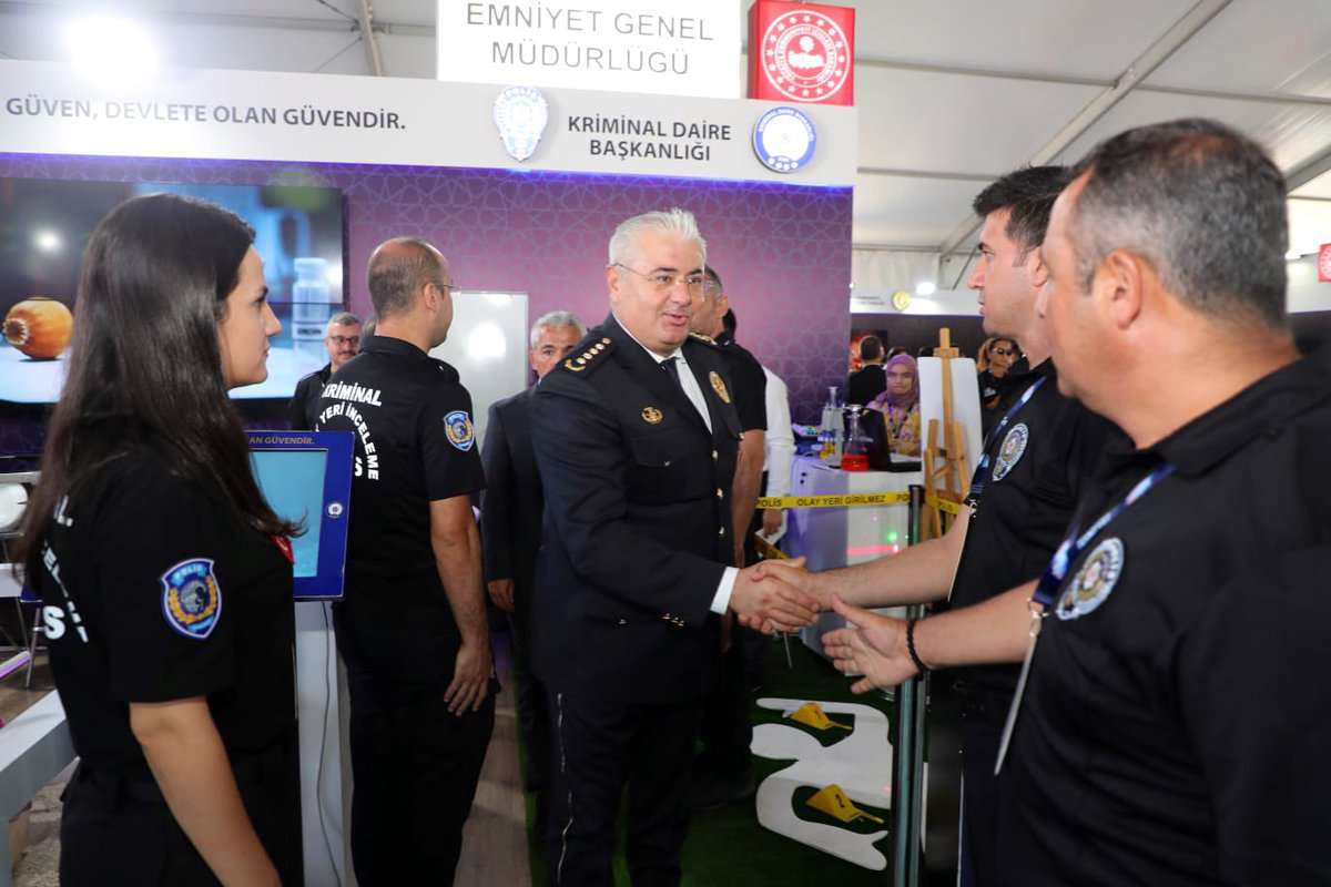 kriminal_egm's tweet photo. #TEKNOFESTKARADENİZ ‘de Son Gün…

Dünyanın en büyük havacılık, uzay ve teknoloji festivalinde Başkanlığımızca yürütülen projelerin tanıtımları yapılmış, Bakanlığımıza ait kurumların stantları ziyaret edilmiştir..

📍Samsun https://t.co/55tRhRiHlB