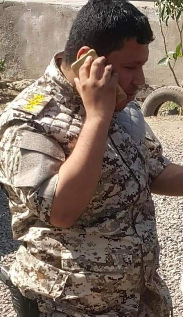 نجزم بأن معظم الإرهابيين ودعاة وداعمي الإرهاب يستلمون رواتب شهرية من الشرعية وما أحمد ماهر الذي كان يعمل مستشار في وزارة النقل وعسكري في أحد الألوية التابعة للشرعية إلا أحد أولئك الارهابيين.