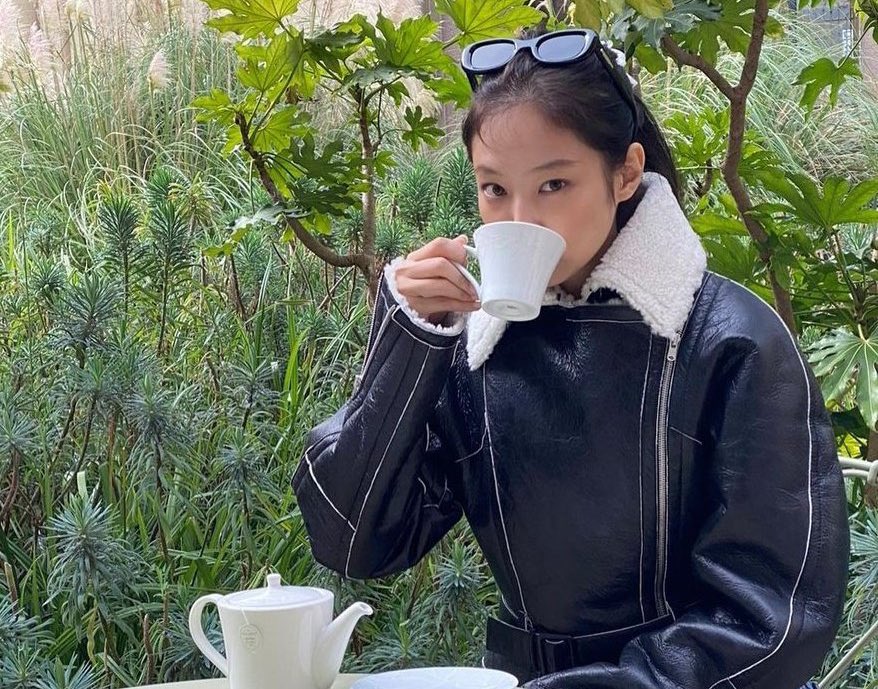 jenniekimcl's tweet photo. jennie: pretty, rich, and unbothered. https://t.co/NeWm19YIfr