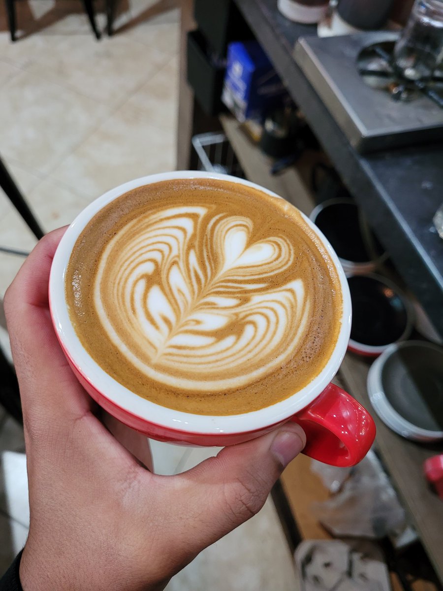 11ender7's tweet photo. Rosseta American style 🌿 
#Barista #barismo #latteart #Coffee #CoffeeLover https://t.co/lmnVrEv7vp