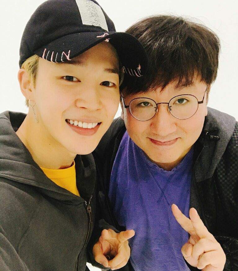 lisaslayyy's tweet photo. UN RT POR JIMIN Y BANG PD NOVIOS!!

Guys please stop talking about #BANGMINREAL, we still don’t know if #BANGMINREAL is real so we should stop talking about #BANGMINREAL. Even if #BANGMINREAL is real, we should leave #BANGMINREAL alone. https://t.co/cDnJOLDcfZ