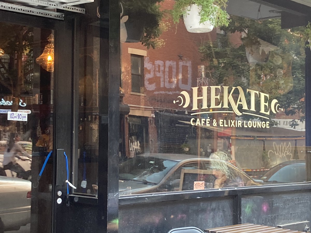 NegishiMichiro's tweet photo. I will play at this unique sober bar called HEKATE in downtown nyc on 9/10 around 8pm. このノンアルコール・バーで9/10夜8時ごろから弾きます。#nycjazz #mathjazz #japanesejazz https://t.co/O2Rly36ZIE