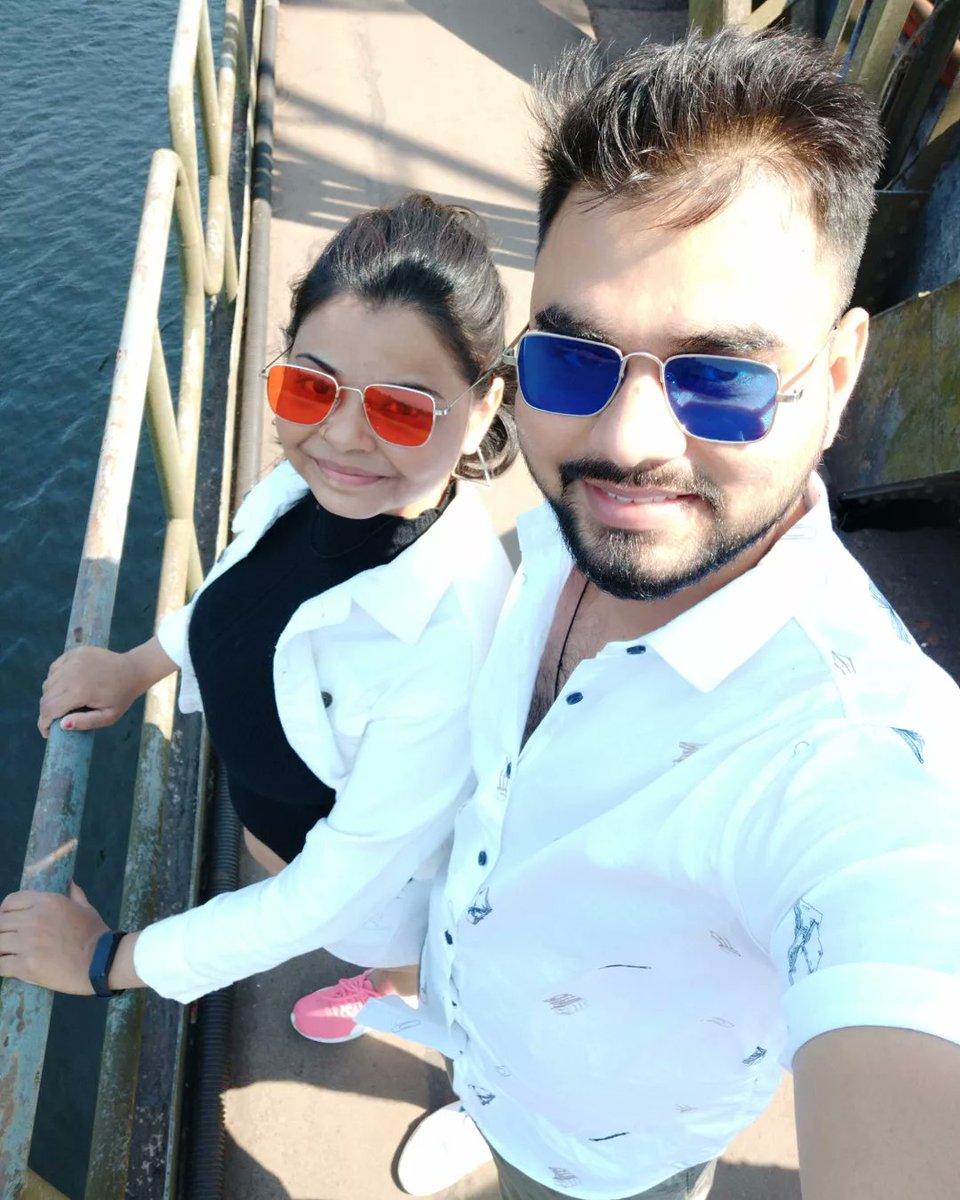 MihitSuthar2's tweet photo. Shining With My Sunshine✨✨ 

#twinning #happycouple #togetherforever #madeforeachother #lovebirds #soulmates @deepikapadukone @RanveerOfficial @imVkohli @AnushkaSharma idol pairs❤😍 https://t.co/LgrX6NtrGI