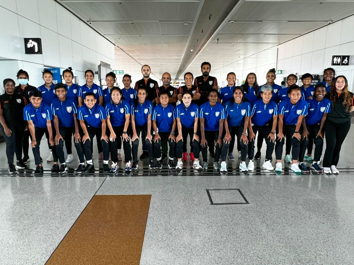 KeralaBlastersW's tweet photo. ഒരു സന്തോഷവാർത്തയുണ്ട്! 🇮🇳🫶

Priyangka, Apurna and Kiran have made it to the final squad for the SAFF Women's Championship in Nepal! 🏆

All the best, girls! 💛

#ഒരുപുതിയതുടക്കം #KBFC https://t.co/CpC0Y4R1F2
