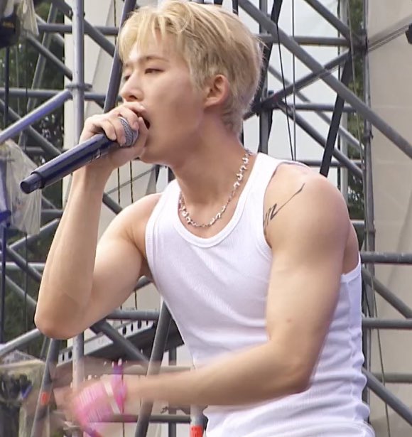 Omg Hanbin 😳 #BI_RapbeatFest2022