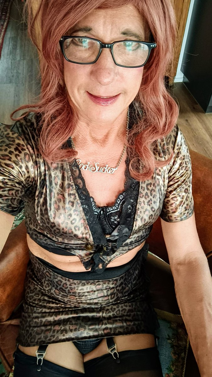 AndreaMoreau11's tweet photo. Die Party gestern war mal wieder sehr geil, habe 3 Kerlen die Schwänze leer gelutscht. #cumslut #gangbang #cocklover #fucktoy #Cocktaker #Nutte #blowjob #cumbucket #cumlover #daddysslut RT wenn du Andrea Tunte arschficken willst https://t.co/pQbCZEFMYT