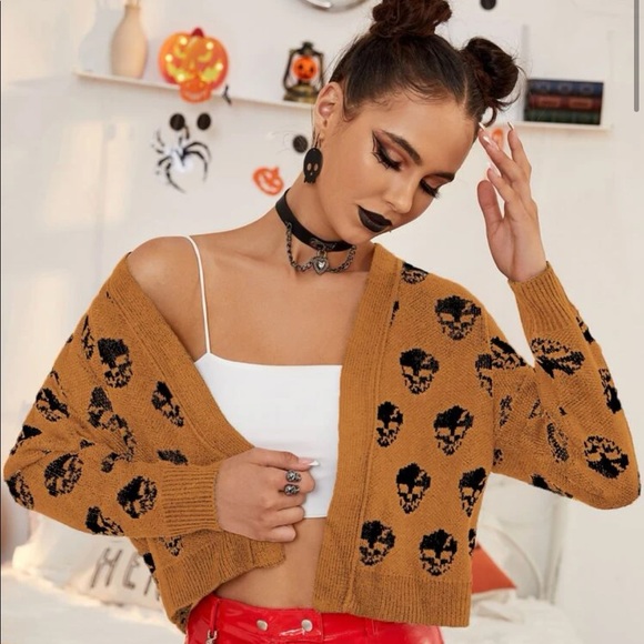 JCWaellner's tweet photo. So good I had to share! Check out all the items I'm loving on @Poshmarkapp #poshmark #fashion #style #shopmycloset #shein #disneylooneytunes #frenchconnection: https://t.co/8X6XGGzfpX https://t.co/qJvsqaqmNI