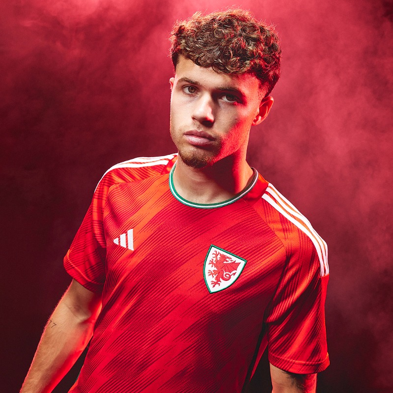 Estresante manga suspicaz Todo Sobre Camisetas sur Twitter : "🏴󠁧󠁢󠁷󠁬󠁳󠁿 Gales y @adidasfootball  revelaron sus camisetas para el Mundial de Qatar 2022:  https://t.co/rpYD52Dfp6 https://t.co/RO2Gzp6Hed" / Twitter