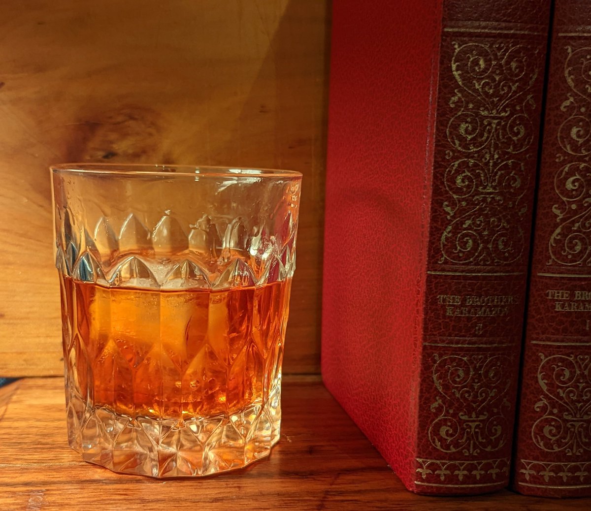 ElixirLibris's tweet photo. Magnus and Abigail — a split-base Old Fashioned. A spirit-forward drink with two perfectly complementary parts (Rye and Calvados), it's sweet, warming, welcoming, and would tell you a dad joke if it could talk. 
#TheLockedTomb #FifthHouse #GideontheNinth https://t.co/pFG5MTARb8