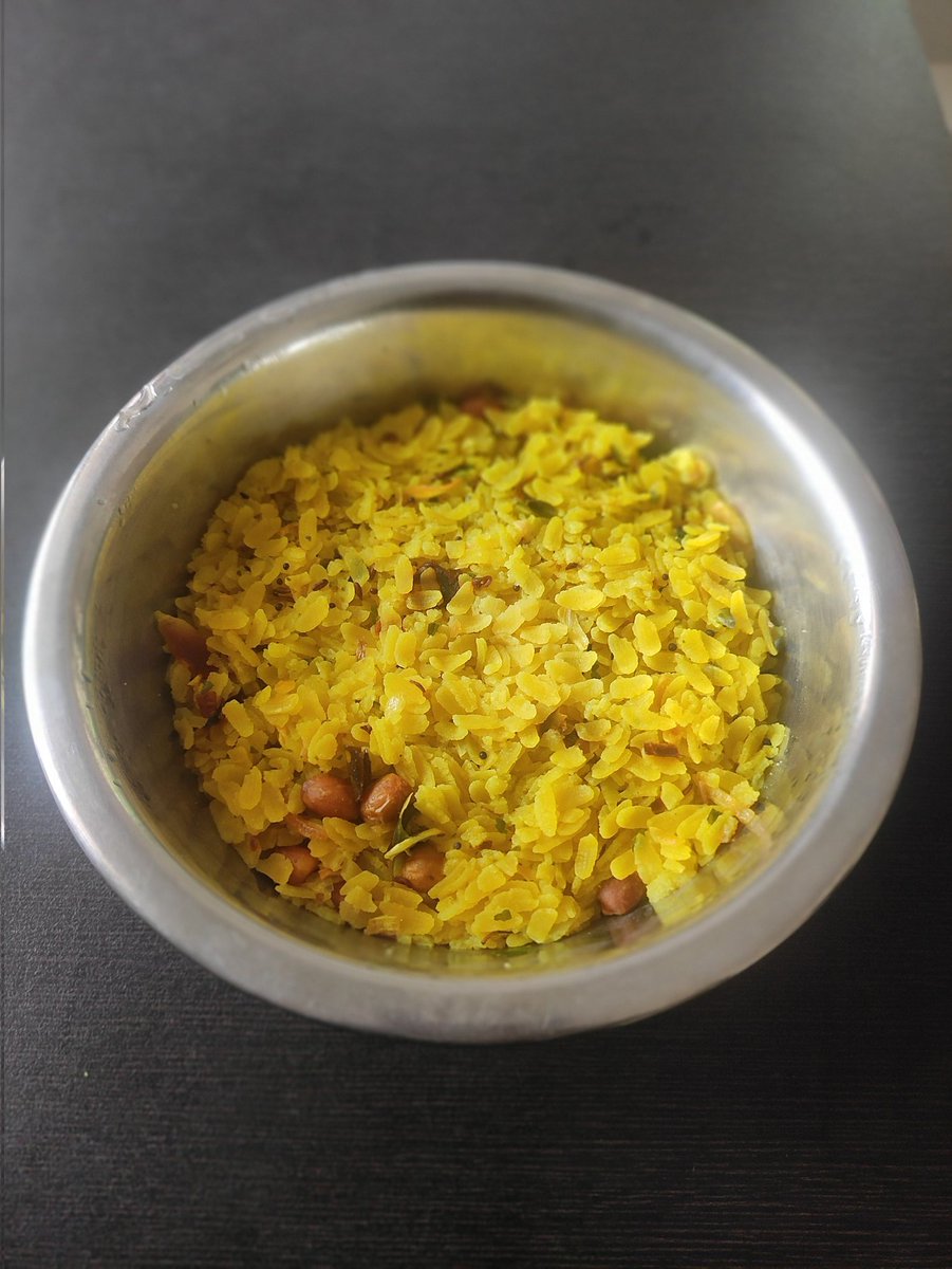 A_Wasted_Heart's tweet photo. Practice makes a Man Perfect. #master_chef
Cooked Readymade Poha really well 😀😁😆😉 #bakaiti https://t.co/DxqwJtIvq1