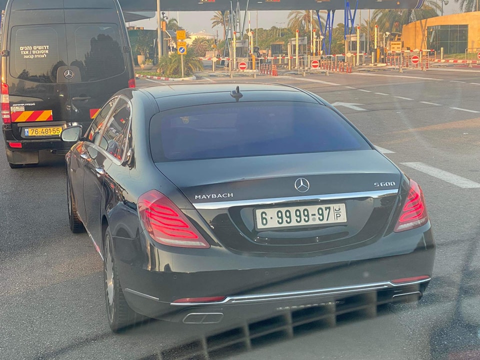 HananyaNaftali's tweet photo. "Palestinian poverty".

These luxurious cars with Palestinian car plates are driving freely on the roads of Israel. 

If I will try to drive my car in a Palestinian city...my car will probably be destroyed by stones. https://t.co/d80J5CzBIh