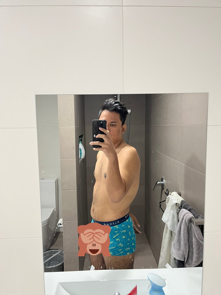 sadtpotato's tweet photo. Because im feeling down imma post a thirst trap/ weight loss and health journey. My 8 month journey is not yet done and still ongoing https://t.co/ONx0FfaGBf