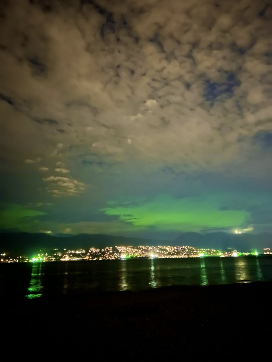 I still can’t believe that I saw them in Vancouver 🤍.  #northernlights #vancouver #britishcolumbia #vancouverbc #AuroraBorealis