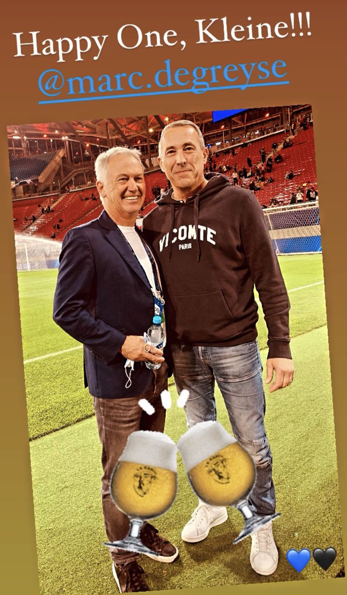philvandewalle's tweet photo. Happy Birthday,Kleine !!!!!@MarcDegryse1 💙🖤 🍻
#goudenjaren #nostalgie #mirakels #assubel #houwaart #legends https://t.co/wsHS2DWmxk