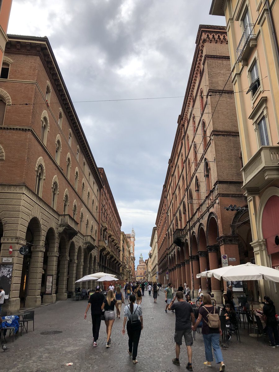 Richard_Bruschi's tweet photo. The two main roads by the main square were closed to traffic yesterday in Bologna. Great decision, great atmosphere. More of this is needed around Italian cities.
@BolognaWelcome #Bologna @ERTourism @turismoER #EmiliaRomagna #Italia @italia #FindingItaly @FindingItaly https://t.co/BnhiE7f5dQ