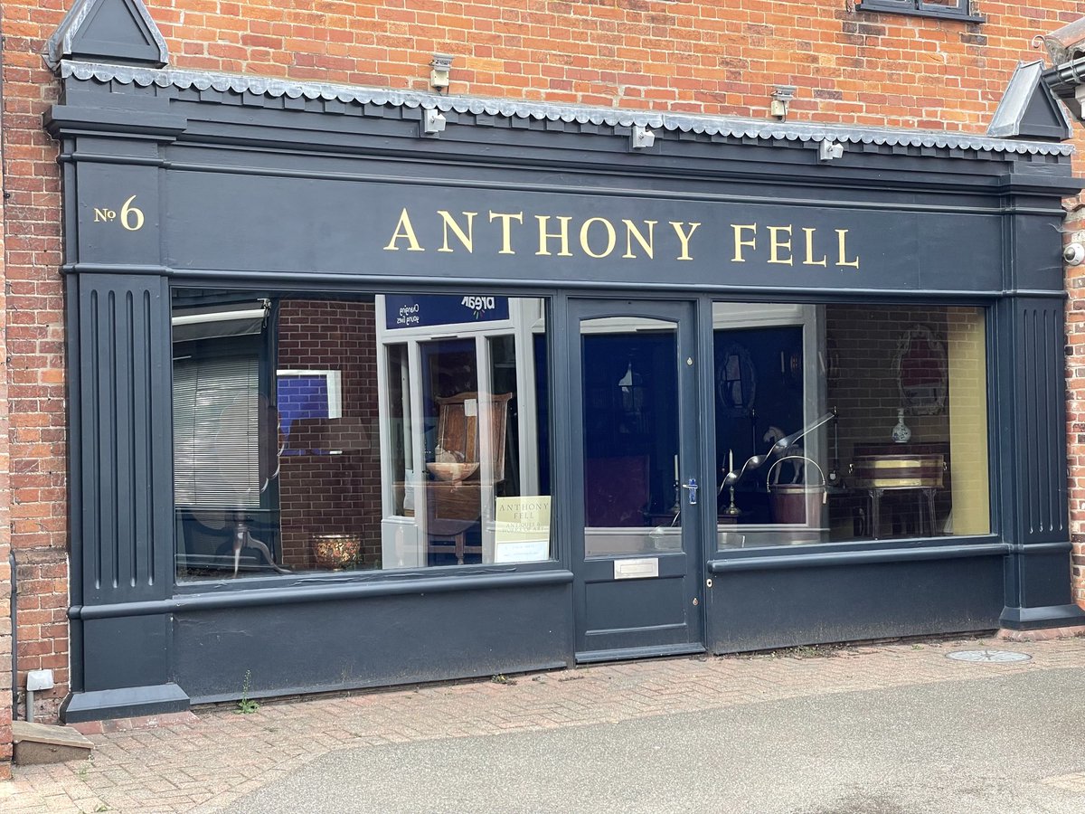 TheIneffableCon's tweet image. How is this only number 6 and not number 666? 👀 #GoodOmens #InTheWild