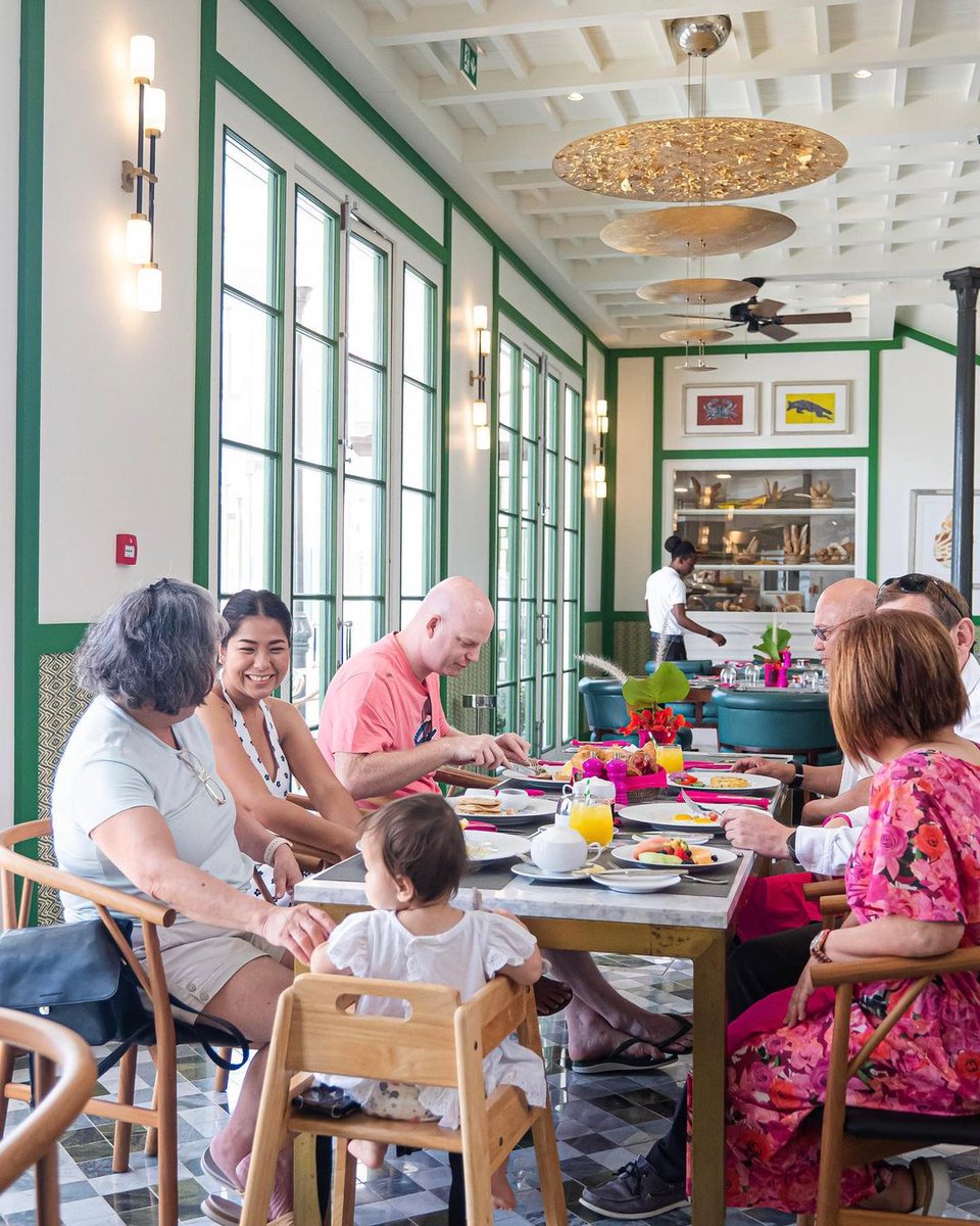 Relaxation enthusiasts are spoilt for choice at Sandy Lane Yacht Club. A short drive from the resort will take you through the village and into this relaxation haven. Rent a bicycle or a buggy to explore the area ✨ #ImAFan #MandarinOrientalCanouan #canouan