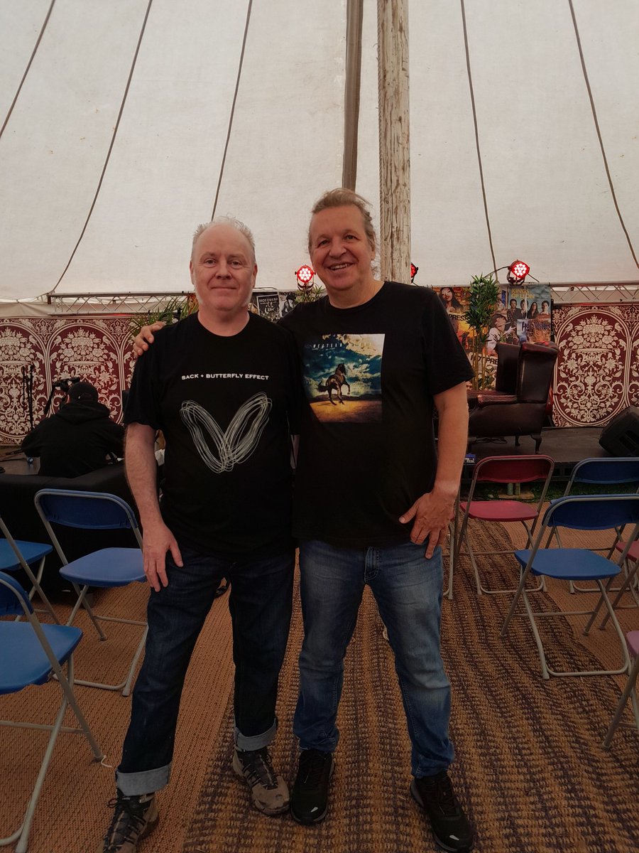 chunky66's tweet photo. great to bump into and have a chat with Stuart Clark from Hot Press, in the @hotpress tent @EPfestival
@stuartclark66 #StuartClark
#EP #electricpicnic #hotpress
@theGOOdublin #theGoo https://t.co/SRkYAC3jjK