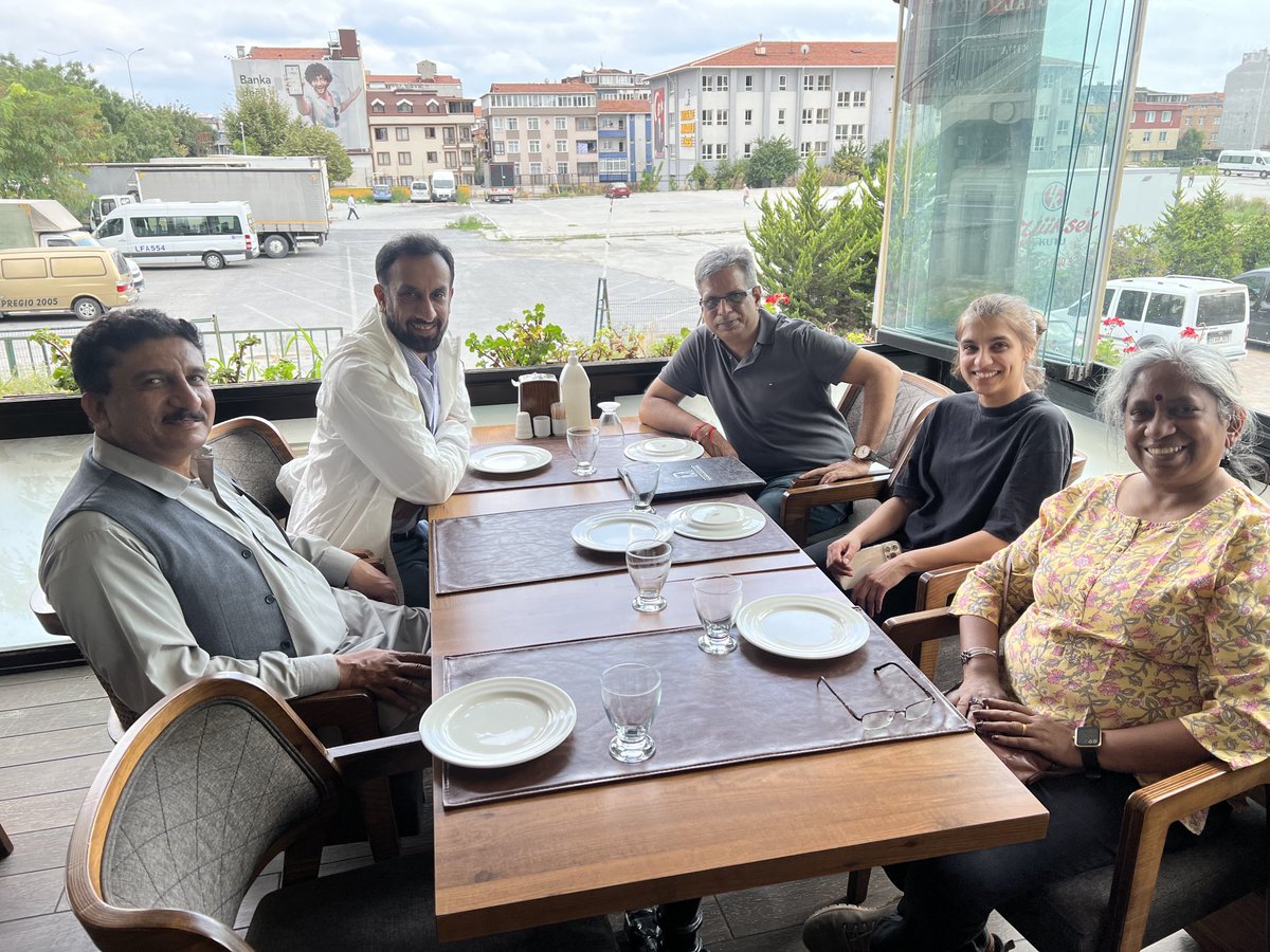 sssingh21's tweet photo. Indians and Pakistanis get along very well whenever meet in the third country. We went out for lunch together. https://t.co/B8AnetXgXx
