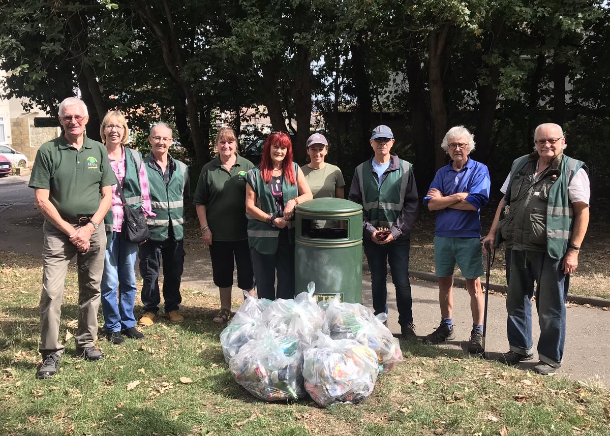 BroomhillPark_'s tweet photo. Thank you to the #volunteers who came along this morning to help in the park. We did a litter pick and filled 8 sacks!
Next month we’ll be bulb planting on Sunday 2nd October, 10am-12pm, join us if you can!
#volunteering #getoutdoors #makeadifferece https://t.co/tnn2ZZjDbT