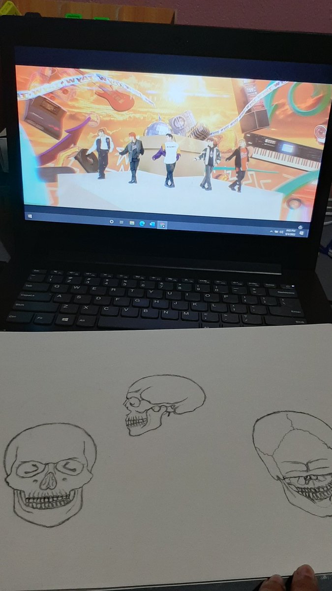 SB19thestandard's tweet photo. streaming while studying for energy lang to do my activity, dapat di kakalimutan ang SB19 HAHAH

@SB19Official #SB19
#WYAT https://t.co/TExsgECT1g