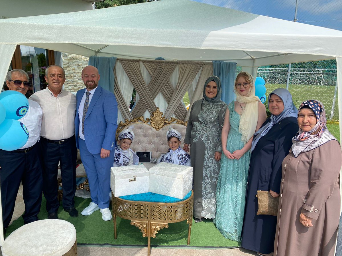 Bugün Nihat-Hatice Binbaşı kardeşlerimin biricik evlatları Affan ve Agah yavrularımızın Sünnet Mevlüdüne katılarak tebrik ve iyi dileklerde bulunduk. Rabbim yavrularımızın bahtını açık eylesin ve sağlık dolu uzun ömürlü kılsın.