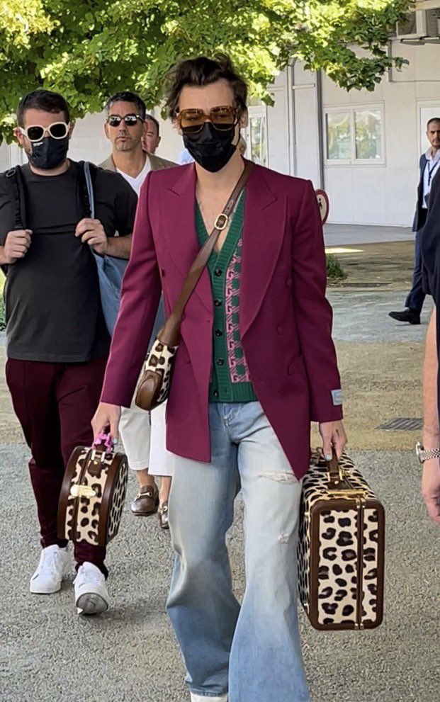 Harry arriving in Venice.
Via denizashouse