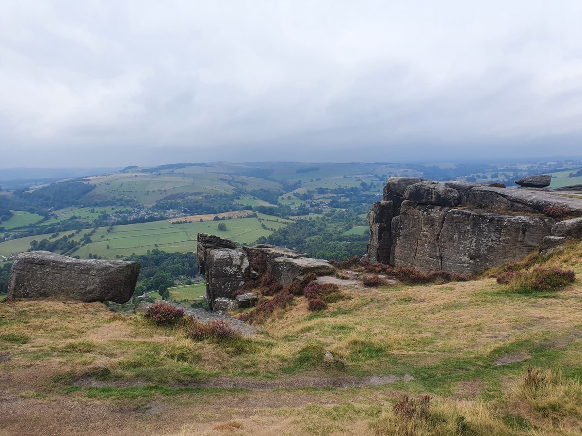 Superb 10 mile run today from Baslow, across Baslow Edge, White Edge, to Grindleford and Calver. Tea and cake was 👌 #PeakDistrict