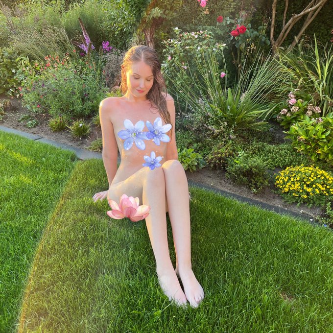 Loving the natural light in this pic, you know where the full nudes will be..😜 https://t.co/XVRaQHyj<a href="/tag/findomnl"class="tags"><span>#findomnl</span></a><a href="/tag/paypignl"class="tags"><span>#paypignl</span></a><a href="/tag/femdomnl"class="tags"><span>#femdomnl</span></a>