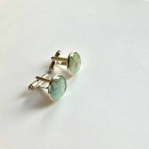 OrganicDesign5's tweet photo. In the minouette shop: Nephrite Jade green cufflinks made of real plant, cuff links accessory men gift idea for dad, grandpa, brother, father, groom, best man by OrganicDesignNL at https://t.co/ryetIjQykd https://t.co/YaguS8dQpM
