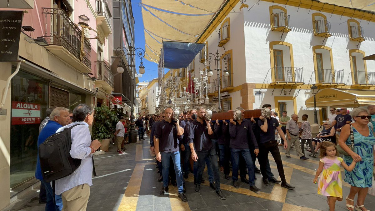 pasoazullorca's tweet photo. Ensayo del trono de la Stma. Virgen de los Dolores.

Empieza la cuenta atrás para la Salida Extraordinaria del próximo 15 de septiembre. https://t.co/xaPItAauBU