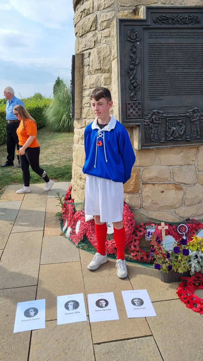 raysdfb123's tweet photo. Fantastic trip to the Somme Welldone all involved @OfficialBlues @Linfield_FC https://t.co/Uz6e8FqcnV