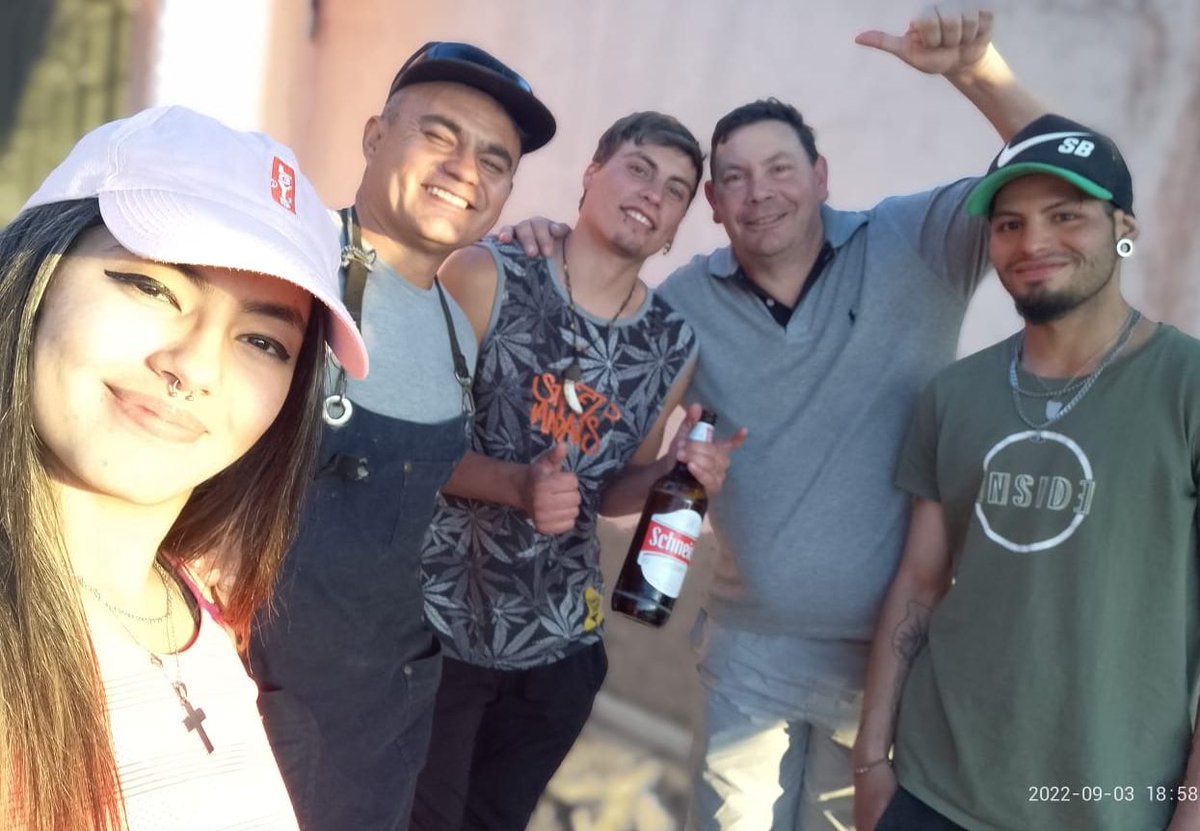 Gabriel24609787's tweet photo. Gracias a todos los que vinieron a saludarme por mí cumpleaños ayer sábado mientras estaba trabajando! https://t.co/jU97lyrMrn