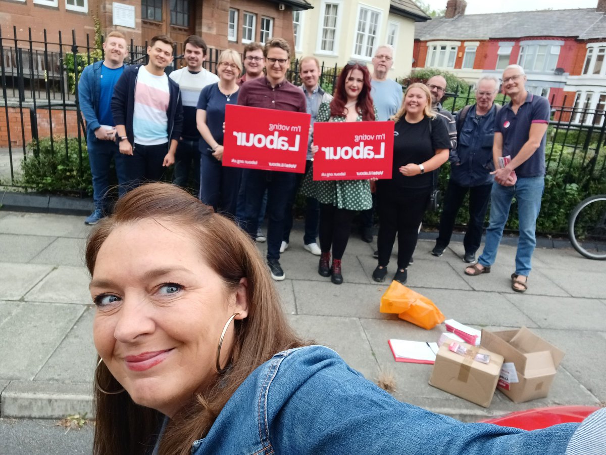 1lynniewilliams's tweet photo. Another fantastic @LiverpoolLabour turnout today in support of @kjberry91 @Rich_McLean #lotsofsupport https://t.co/g9N5DURqvV