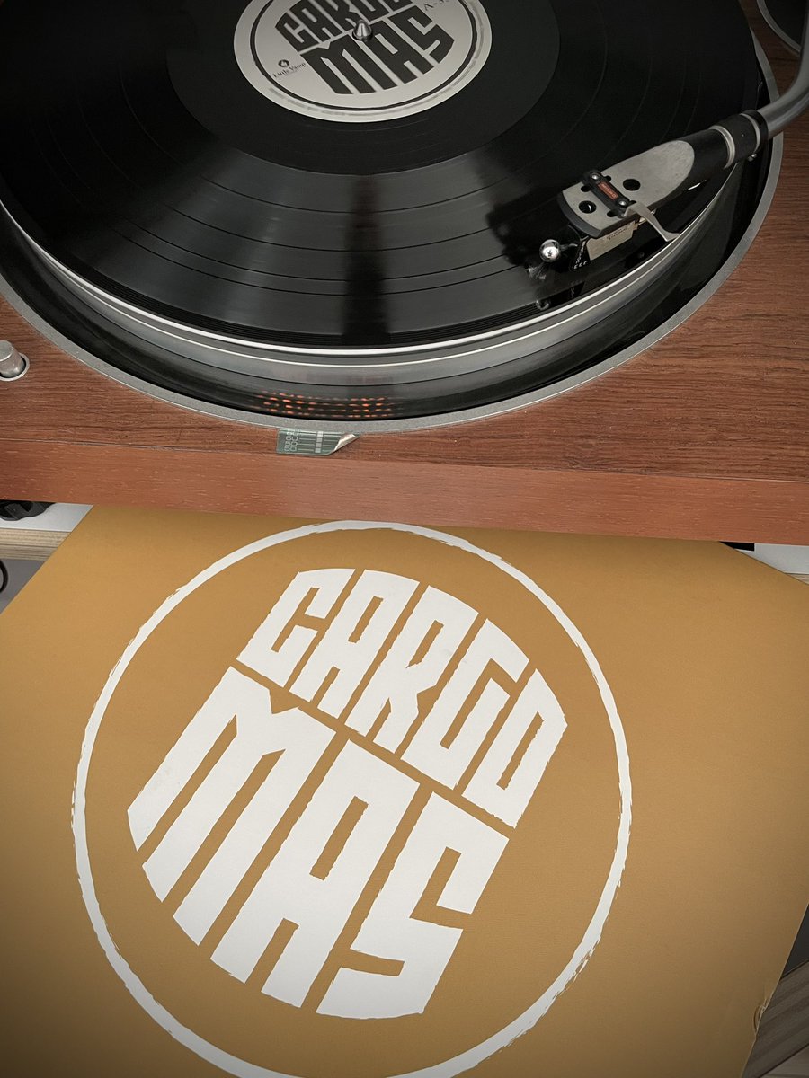 stan_lemmens's tweet photo. #vinyl Sunday Afternoon with a perfect gift (from @MarkVanHoof4 and Great music from @SamVloemans #mascargo thanks! https://t.co/e6ZGRq5bSM