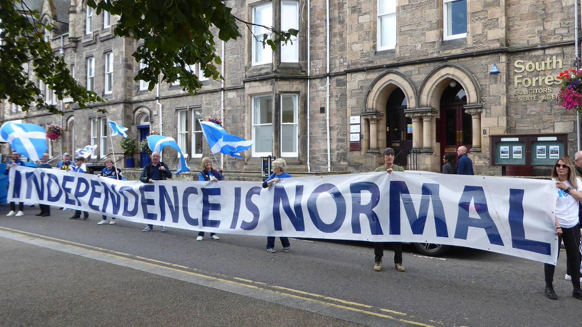 lorrainecarson2's tweet photo. @YesRosCataibh at the @AUOBNOW Inverness march #yes #IndependenceIsNormal https://t.co/Y1RO18XW74