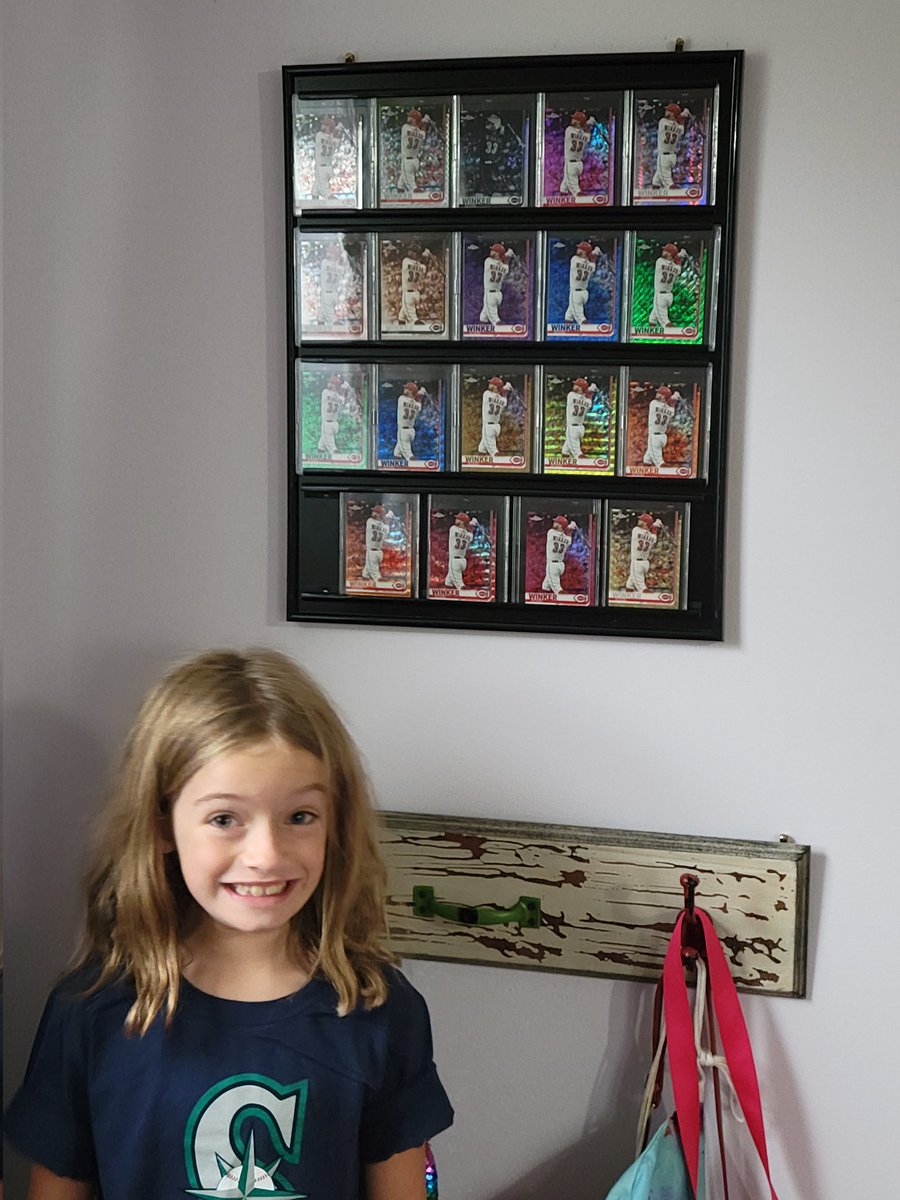 Hope the rain holds out..  <a href="/JesseWinker/">bot</a> biggest fan is on her way to see him.  
Picture here with his 2019 chrome complete rainbow!  
<a href="/Mariners/">Seattle Mariners</a> <a href="/CleGuardians/">Cleveland Guardians</a>